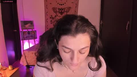 Snapshot of _peach__ chatting on March 2026 04:16:01 AM violeta ig online show from March 2026 04:16:01 AM