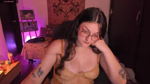 Snapshot of _peach__ chatting on March 2026 02:00:02 AM violeta ig online show from March 2026 02:00:02 AM