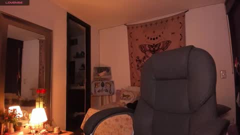 Snapshot of _peach__ chatting on March 2026 01:51:01 AM violeta ig online show from March 2026 01:51:01 AM