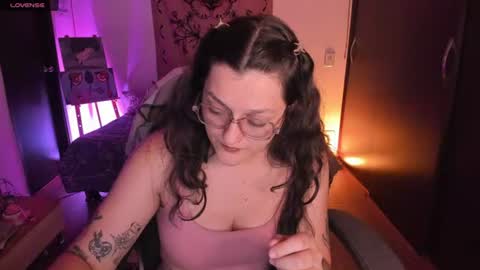 Snapshot of _peach__ chatting on July 2026 04:39:02 AM violeta ig online show from July 2026 04:39:02 AM