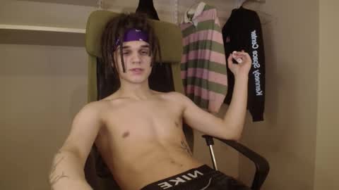 Snapshot of _peachtree_ chatting on April 2026 12:19:01 AM Willie online show from April 2026 12:19:01 AM