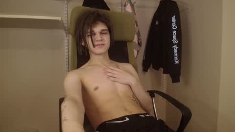 Snapshot of _peachtree_ chatting on April 2026 11:15:02 PM Willie online show from April 2026 11:15:02 PM