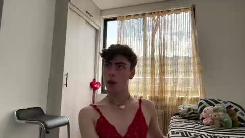 Snapshot of _peachyboy chatting on June 2026 06:09:02 PM esteban online show from June 2026 06:09:02 PM