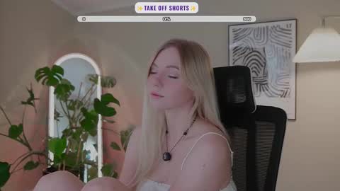 Snapshot of _penisflytrap_ chatting on September 2025 04:01:01 AM Viktoria online show from September 2025 04:01:01 AM