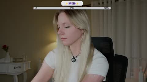 Snapshot of _penisflytrap_ chatting on October 2025 03:20:02 PM Viktoria online show from October 2025 03:20:02 PM