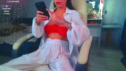 Ilona online show from May 2026 08:01:01 AM