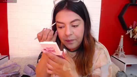 Laura online show from December 2025 06:35:02 PM