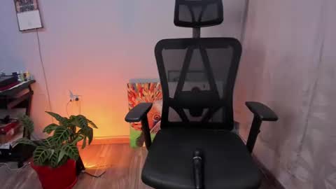 Cherr online show from March 2025 11:27:01 PM