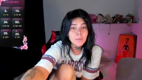 Stefany online show from May 2026 09:33:01 PM