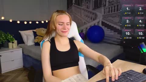 im Amy online show from September 2025 06:19:02 AM