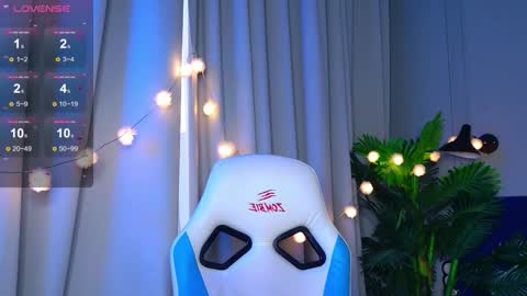 im Amy online show from October 2025 06:02:02 AM