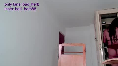 Alejandra  online show from November 2025 09:41:02 PM