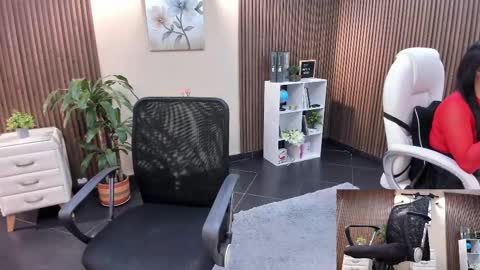 Snapshot of _redfoxxx_ chatting on September 2025 07:15:02 PM You can tell me Mariana online show from September 2025 07:15:02 PM