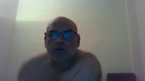 Snapshot of _reyi chatting on May 2026 08:04:02 PM REY online show from May 2026 08:04:02 PM