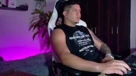 Roberto online show from November 2025 10:15:02 AM