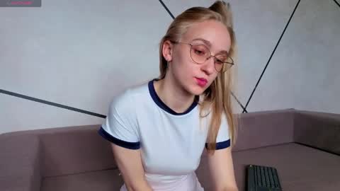 Snapshot of _ruby_kim chatting on May 2026 06:42:01 AM Ruby online show from May 2026 06:42:01 AM