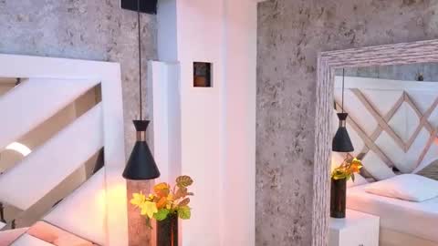 Sara online show from September 2025 08:19:01 PM