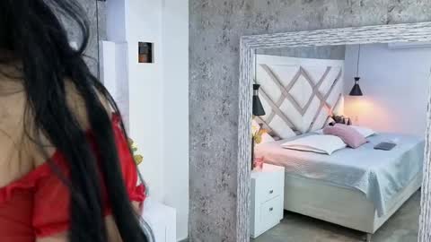 Sara online show from November 2025 08:31:01 PM