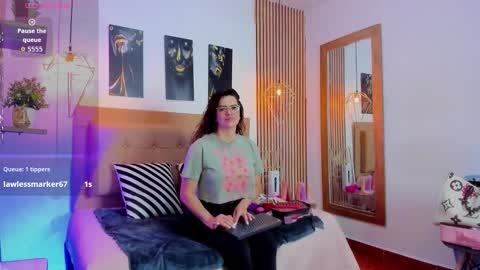 Snapshot of _samanthaa_foxx chatting on October 2025 10:57:02 AM SAMANTHA FOX online show from October 2025 10:57:02 AM