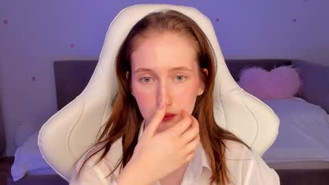 Snapshot of _secretelly_ chatting on November 2025 09:36:01 PM _secretelly_ online show from November 2025 09:36:01 PM