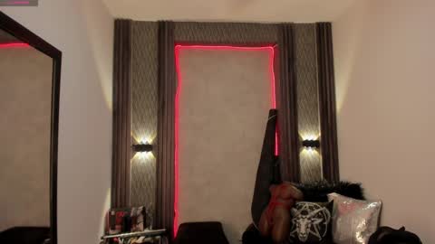 Selene online show from January 2025 04:55:02 PM