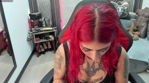 Selene online show from February 2025 01:33:01 PM