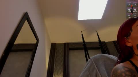 Selene online show from October 2025 04:16:01 PM