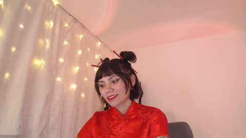 Snapshot of _sensualkitten_ chatting on January 2025 06:30:02 AM Laura online show from January 2025 06:30:02 AM