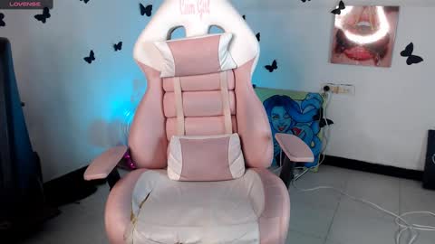 Snapshot of _serendepia_ chatting on February 2025 09:02:01 AM Serendipia online show from February 2025 09:02:01 AM