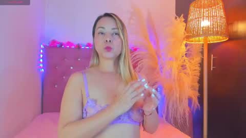 Snapshot of _sexbunny_ chatting on June 2026 07:10:01 AM _sexbunny_ online show from June 2026 07:10:01 AM