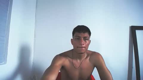 Juan Pablo-independent model online show from November 2025 05:55:02 PM