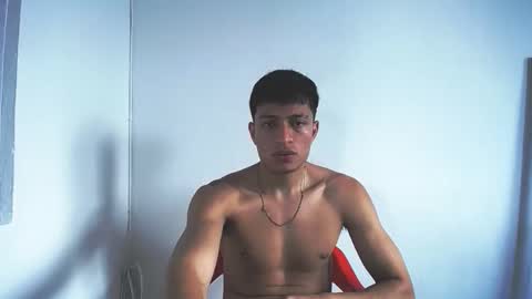 Juan Pablo-independent model online show from November 2025 07:25:01 PM