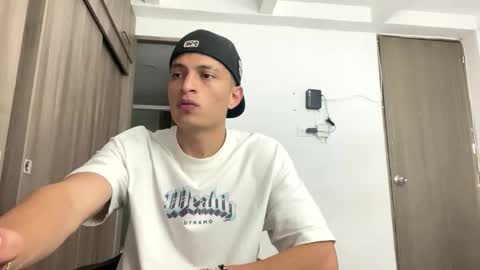 Juan Pablo-independent model online show from May 2026 04:30:01 AM
