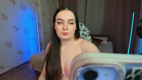  Shy Jenny  online show from May 2026 01:01:02 AM