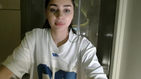 Snapshot of _shynikki chatting on May 2026 04:40:01 AM _shynikki online show from May 2026 04:40:01 AM