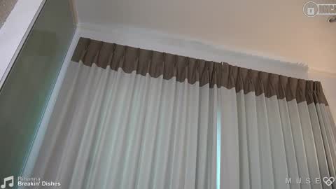 Marinette online show from January 2025 02:00:02 AM