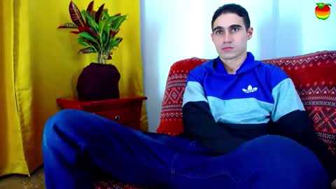 _skyleer_ online show from November 2025 12:19:01 AM