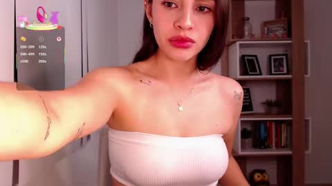 Lauren  online show from February 2025 01:59:02 AM