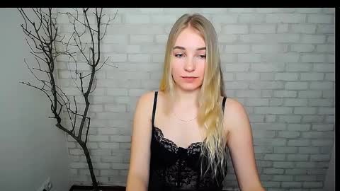 Snapshot of _snow_queen__ chatting on February 2025 11:10:02 AM Rachel online show from February 2025 11:10:02 AM