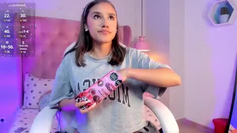 Snapshot of _sophie__miller chatting on November 2025 08:31:01 PM Sophie online show from November 2025 08:31:01 PM