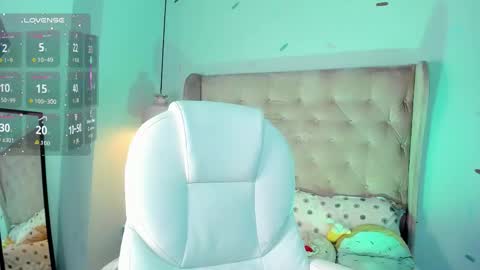 Snapshot of _sophie__miller chatting on December 2025 09:00:02 PM Sophie online show from December 2025 09:00:02 PM