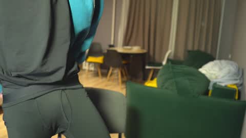 OLIVERpvt is open online show from December 2024 01:35:01 PM