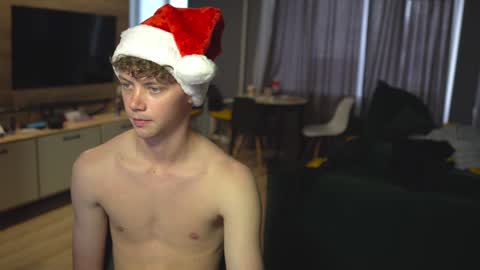 OLIVERpvt is open online show from December 2024 06:19:02 AM