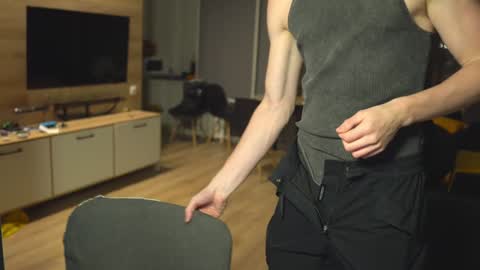 OLIVERpvt is open online show from January 2025 01:08:02 PM