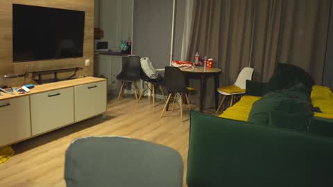 OLIVERpvt is open online show from January 2025 04:08:02 AM