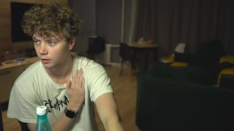 OLIVERpvt is open online show from January 2025 01:02:01 PM