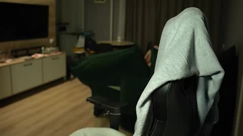 OLIVERpvt is open online show from February 2026 03:10:01 AM