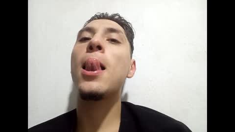 Alejandro Pinzon online show from February 2025 03:42:01 AM