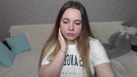 Lana online show from February 2025 12:03:02 PM