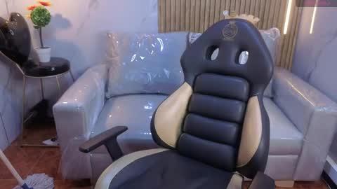 _sweet_lia_ online show from April 2026 01:42:02 AM